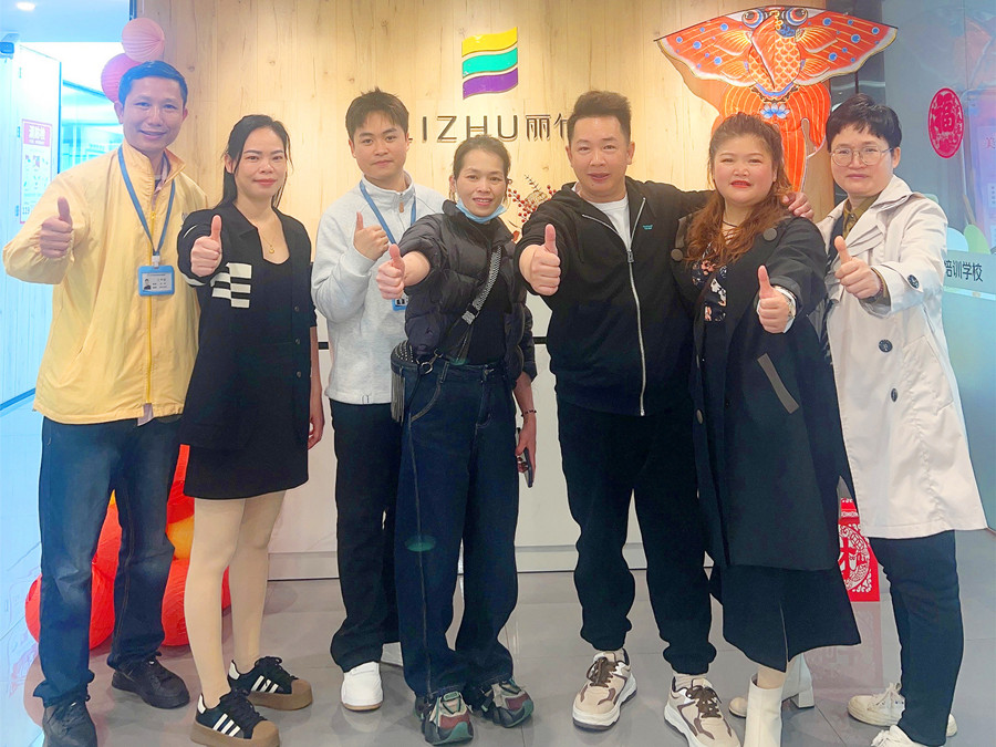 從左到右：李煥玲，盧素豐，方冬瑩，梁麗麗.jpg